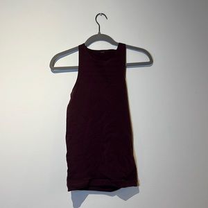 Lululemon fitted top.